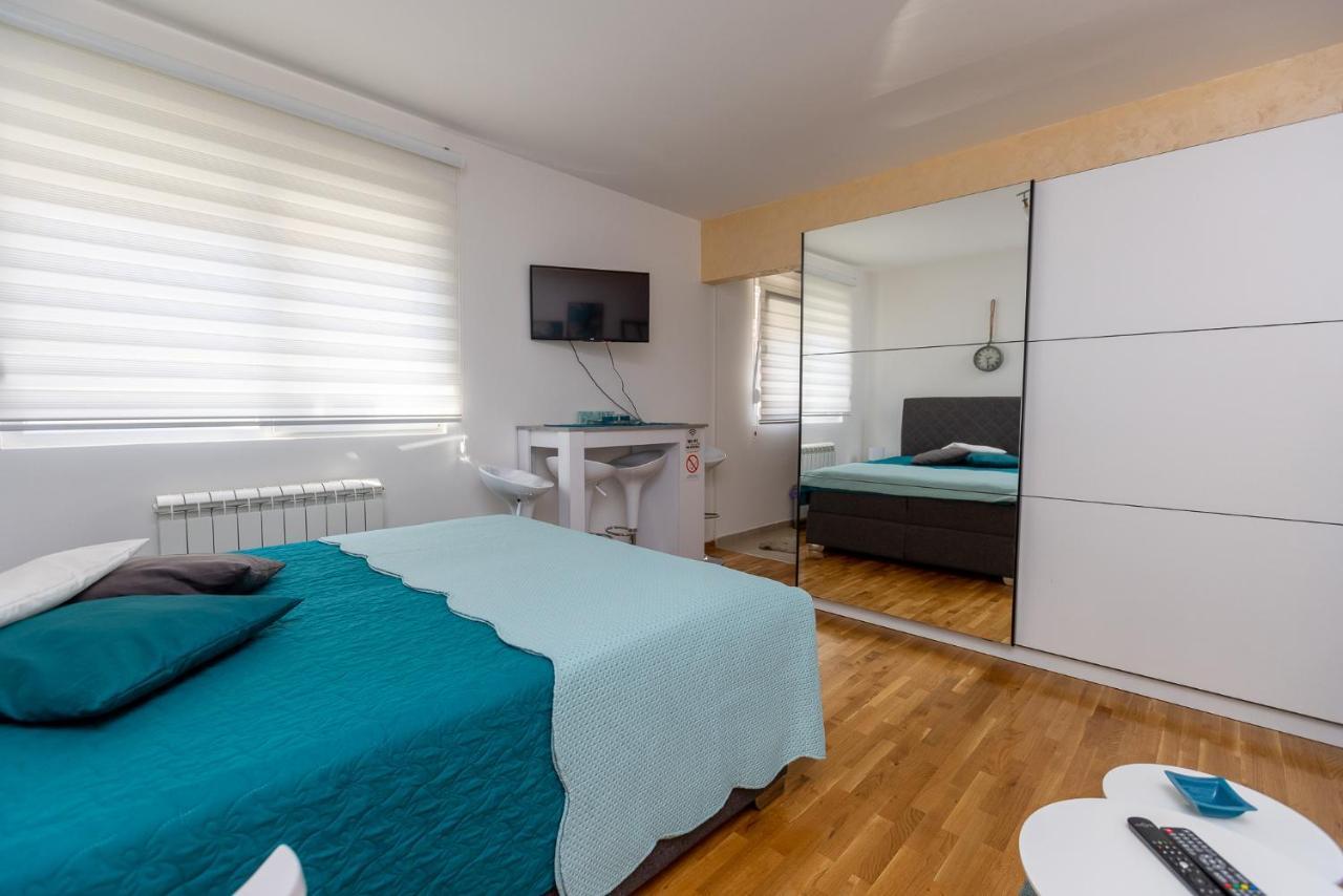 Apartment Self Check In 00-24 Mm Belgrado Esterno foto